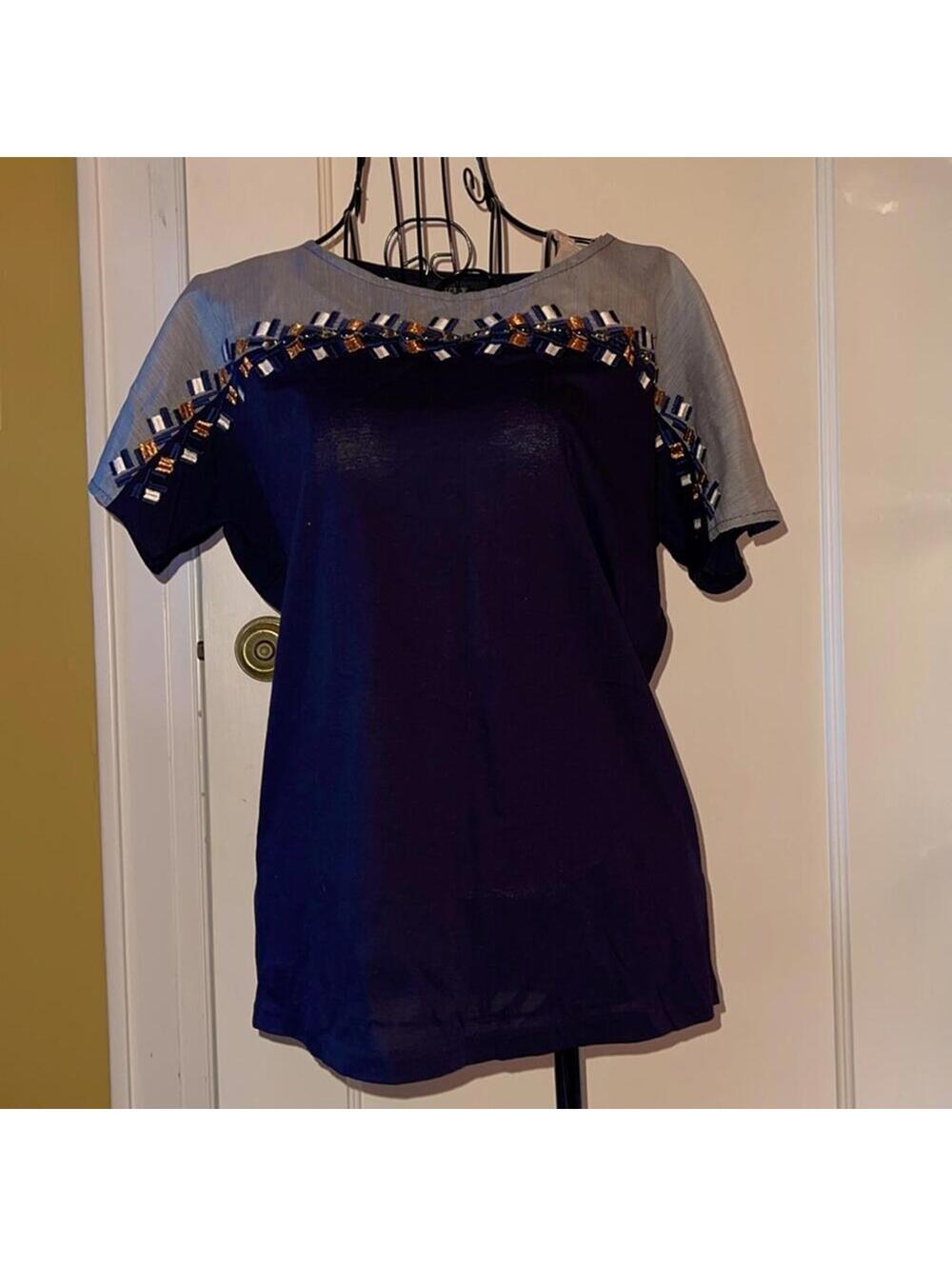 J. Crew T-shirt w embroidery XS